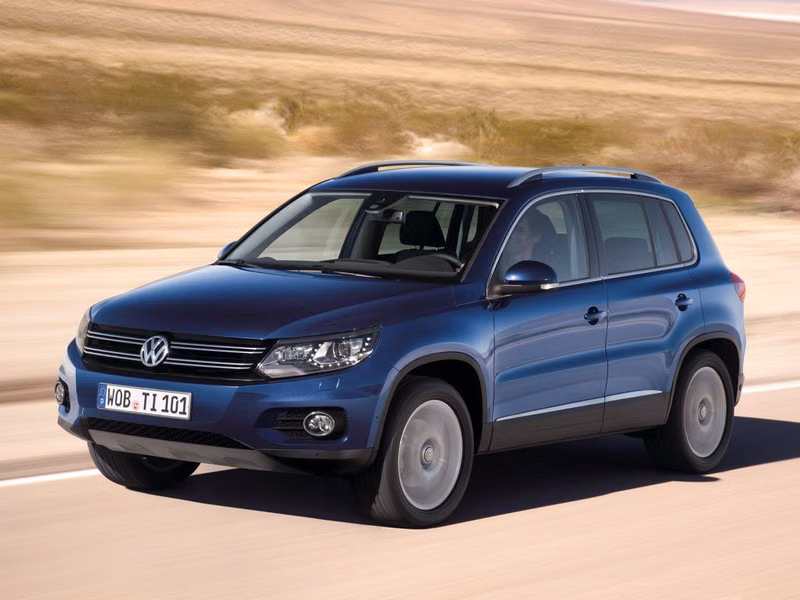 Volkswagen Tiguan أنا فيس ليفت، دفع رباعي 5 أبواب — منظر أمامي أيمن