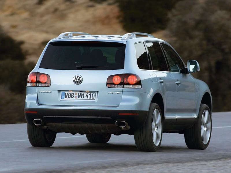 Volkswagen Touareg أنا فيس ليفت، دفع رباعي 5 أبواب — منظر خلفي أيمن