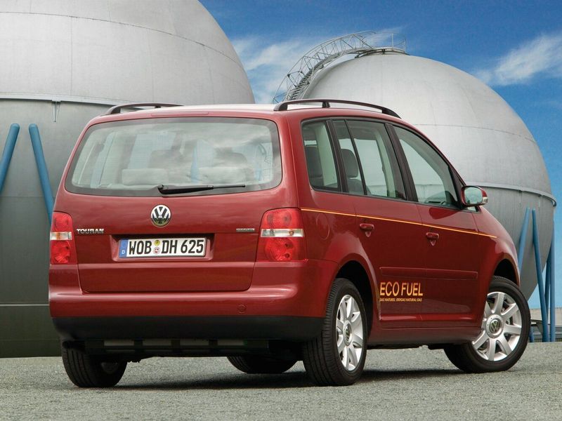 Volkswagen Touran I, Compact Van — rear-right view