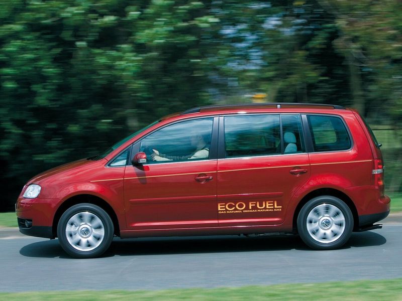 Volkswagen Touran I, Compact Van — left side view