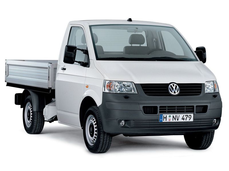 Volkswagen Transporter T5، بيك أب بكابينة مفردة — منظر أمامي أيمن