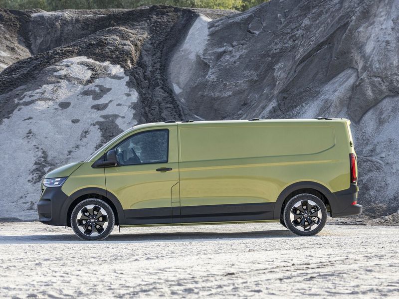 Volkswagen Transporter T7، فان Long — منظر من الجانب الأيسر