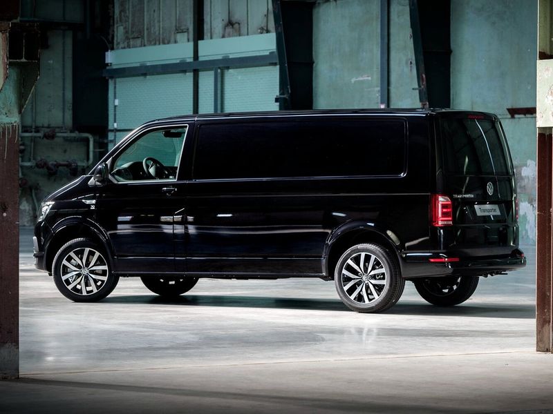 Volkswagen Transporter T6، فان Long — منظر خلفي أيسر