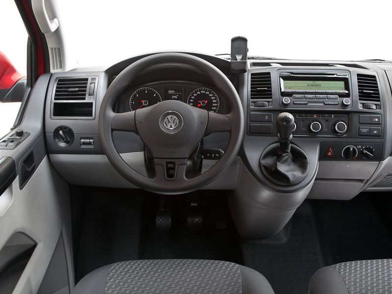 Volkswagen Transporter عملية فيس ليفت T5، ميني فان Long — لوحة القيادة