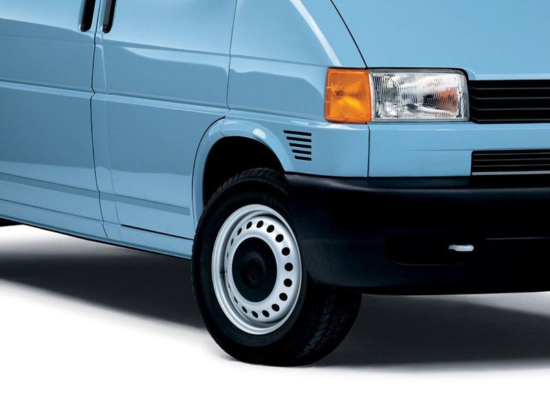 Volkswagen Transporter T4، فان — منظر أمامي أيمن