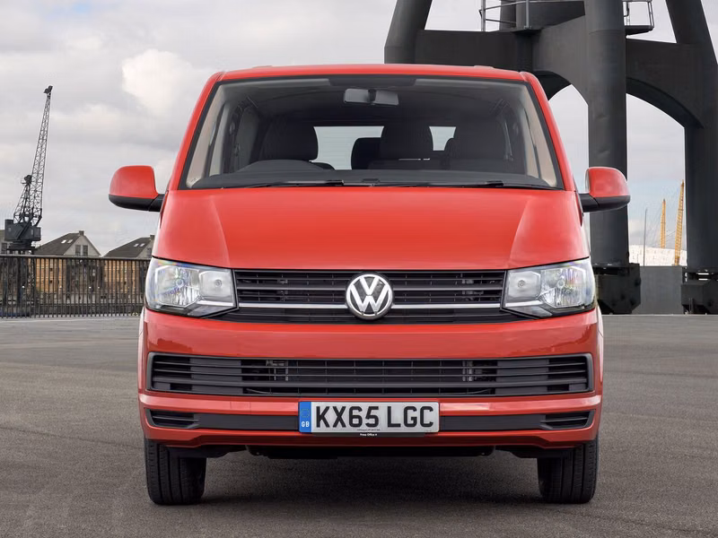 Volkswagen Transporter T6، ميني فان Long — منظر أمامي