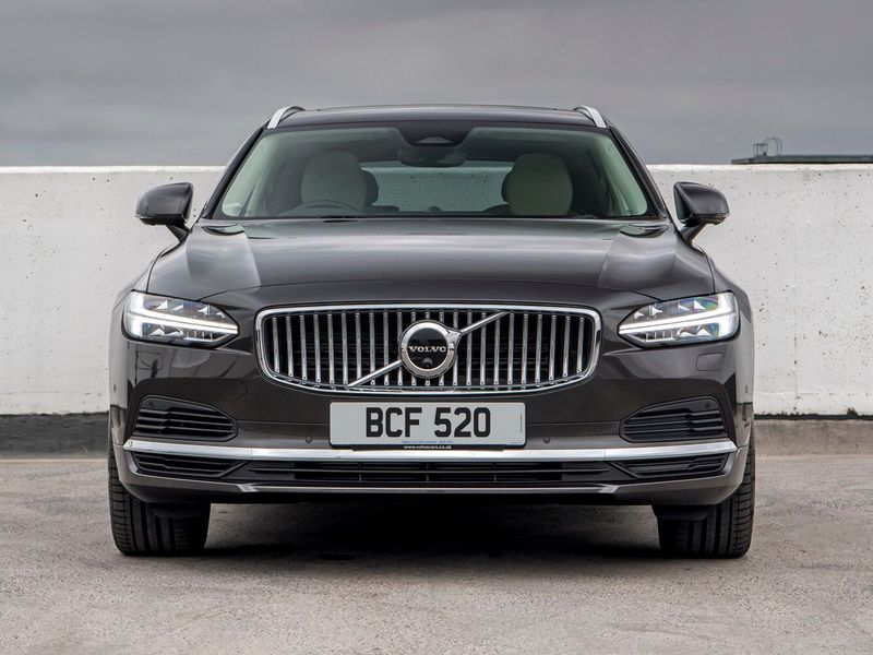 Volvo V90 II Рестайлинг, Универсал 5 дв. — вид спереди